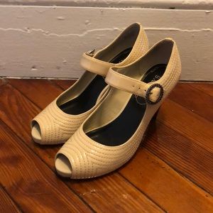 Franco Sarto, cream Size 6 1/2